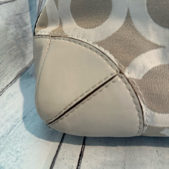 ❤️REDUCED❤️Coach Peyton Cream/Tan Hobo Bag EUC - Picture 11 of 15